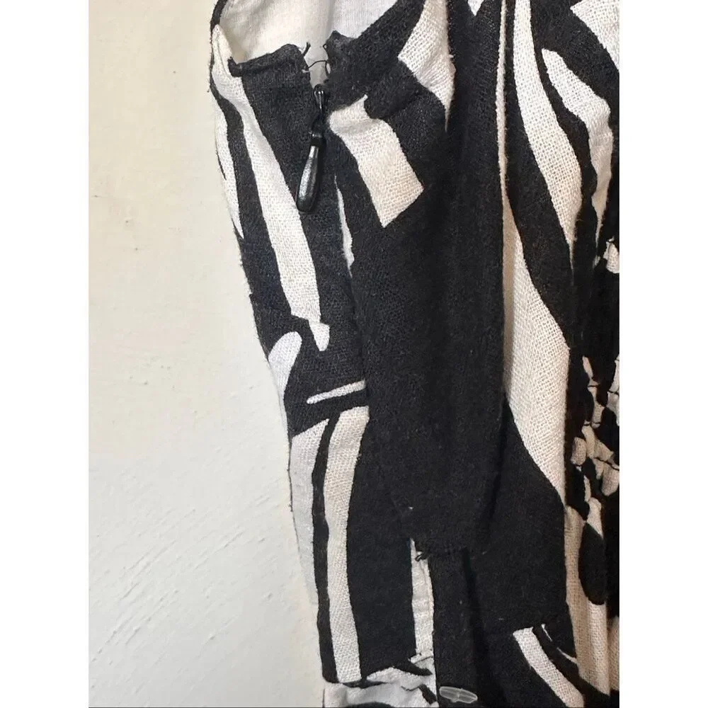 Tahari Linen Blend V-Neck Belted Women’s Jumpsuit Pants Romper Black/White Sz 10